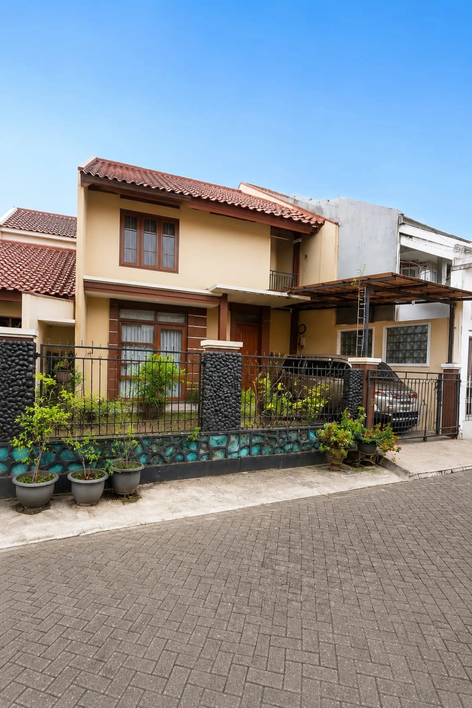Rumah Dijual di Bintaro Sektor 4, 2 Lantai Siap Huni dengan SHM